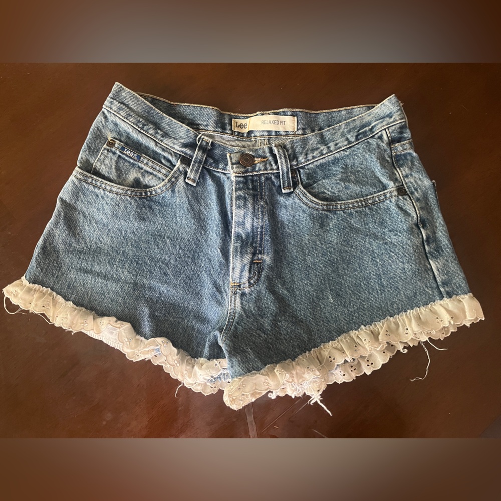 Vintage Lee Women's Lace Ruffle Trim Daisy Duke shorts